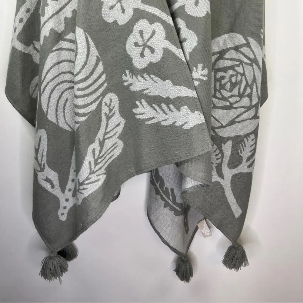 Soft Surroundings Grey Butterfly Frosted Floral Poncho One Size OS Tassels Wrap‎